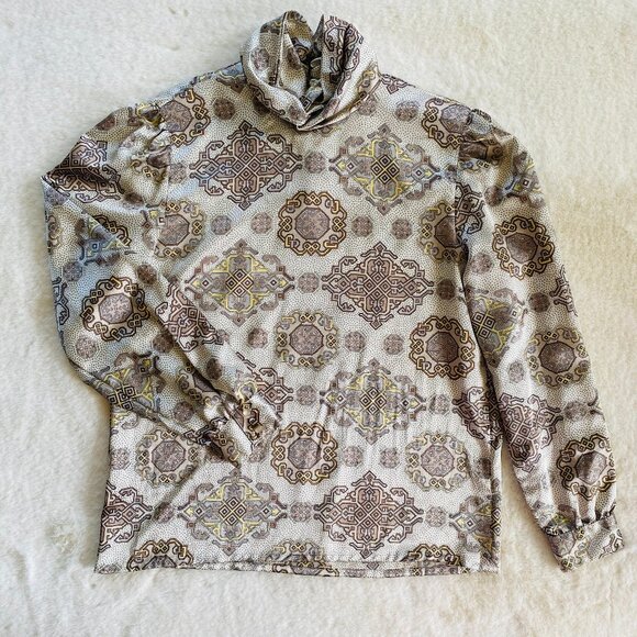 2/$18🌴 Satin Turtleneck Long-Sleeved Blouse Women's Size 10 Geometric Pattern - Picture 1 of 9